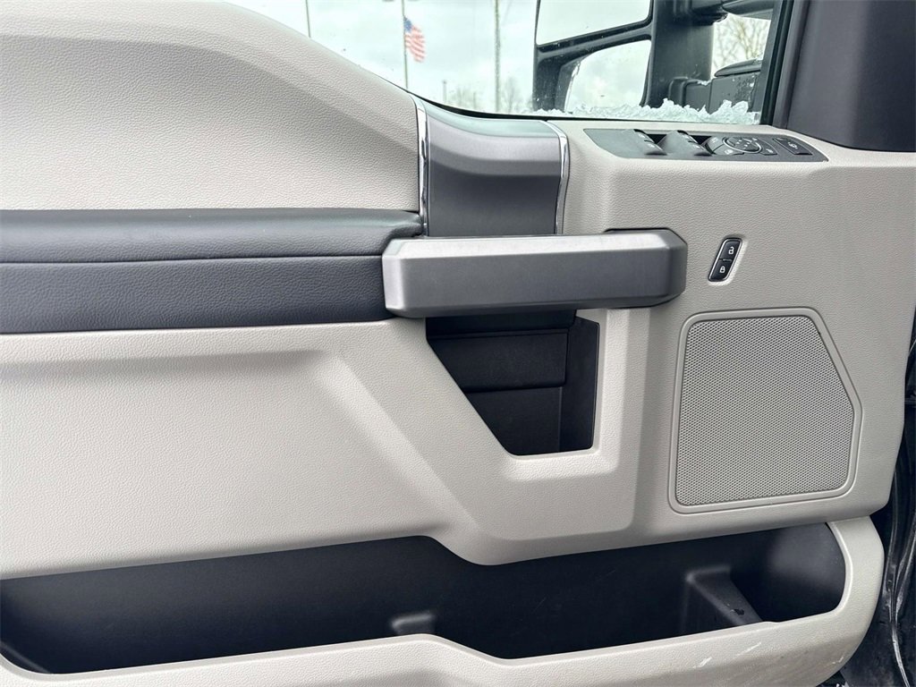 Used 2019 Ford F250 XLT w/ XLT Premium Package image 13