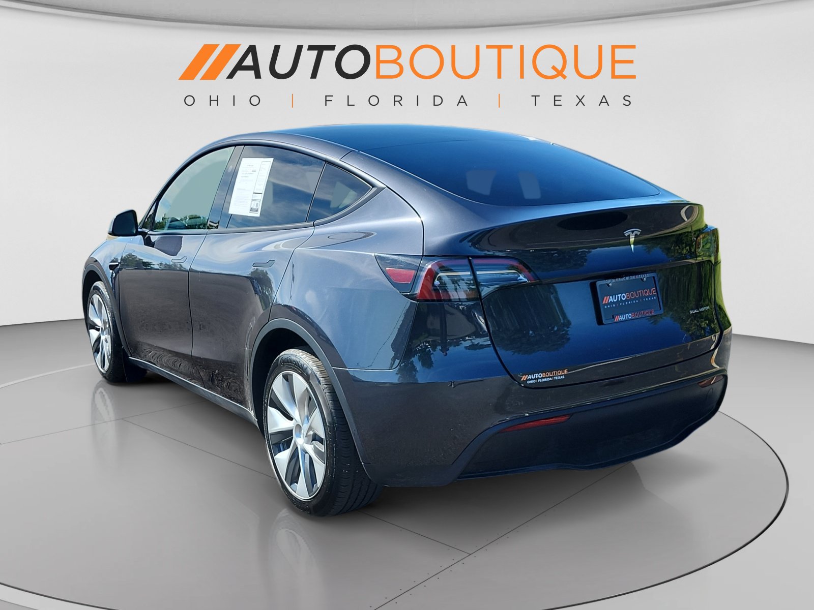 Used 2024 Tesla Model Y Long Range AWD/4WD image 3