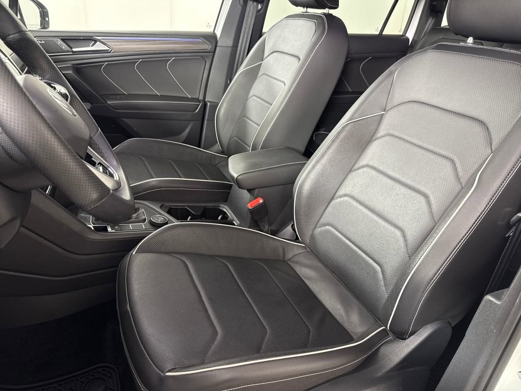 Used 2022 Volkswagen Tiguan SEL R-Line image 10