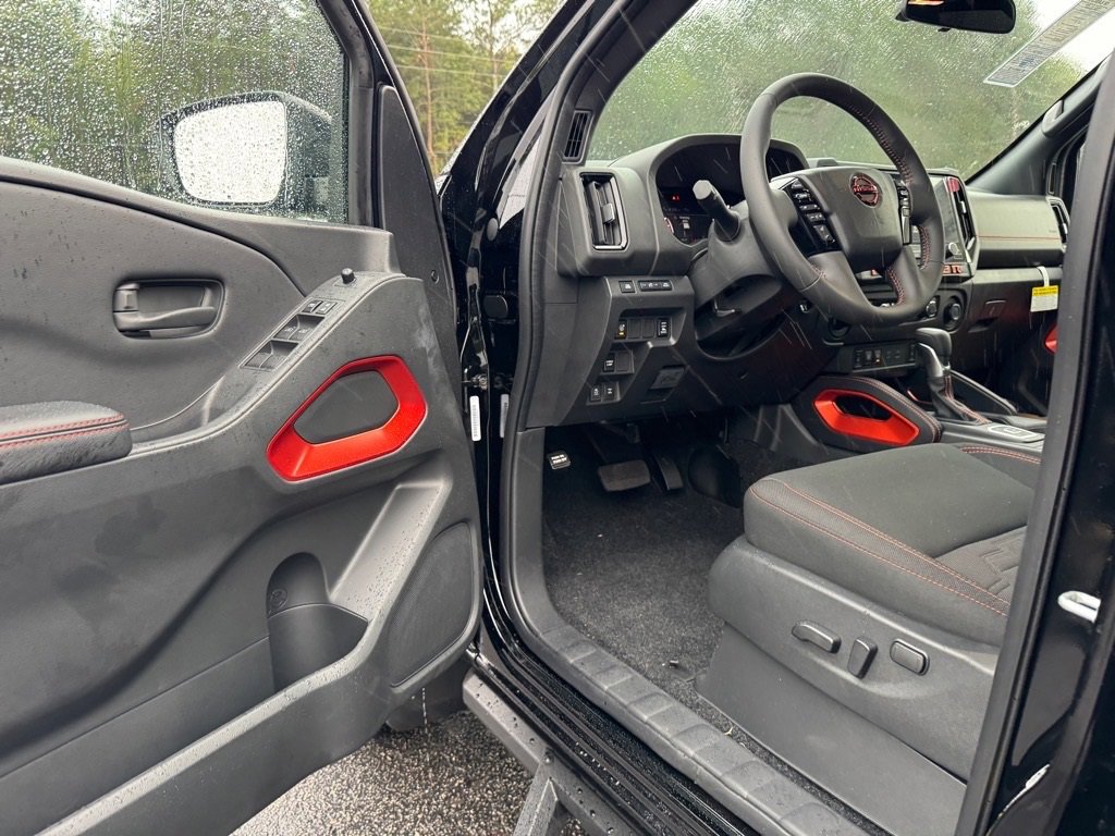 New 2026 Nissan Frontier PRO-4X w/ Pro-4x Convenience Package image 14