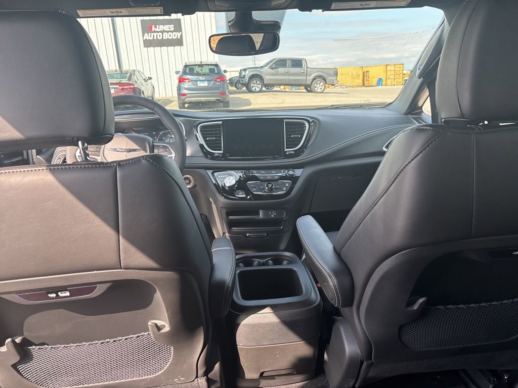 New 2026 Chrysler Pacifica Select image 41