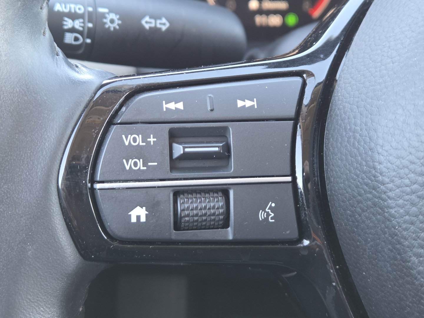 Used 2025 Honda HR-V EX-L image 32