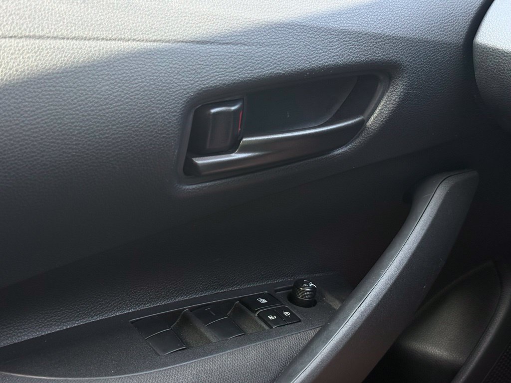 Used 2025 Toyota Corolla LE FWD image 14