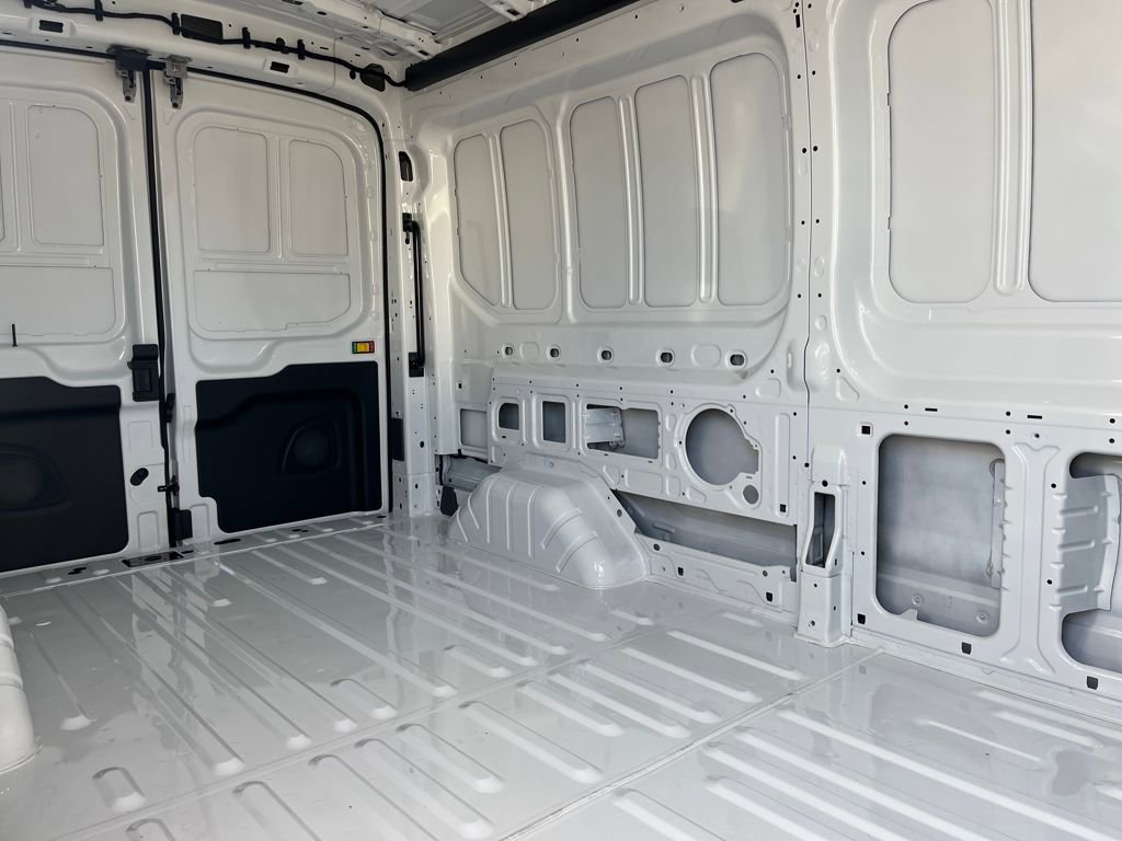New 2025 Ford Transit 250 148 Medium Roof image 14
