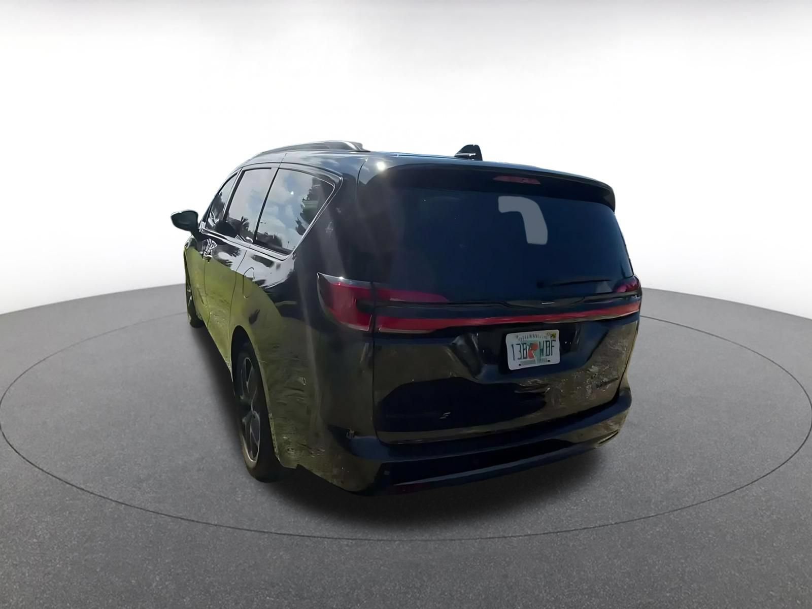 Used 2025 Chrysler Pacifica Limited FWD image 10