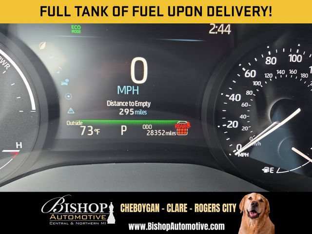 Used 2025 Toyota Sienna XLE FWD image 2