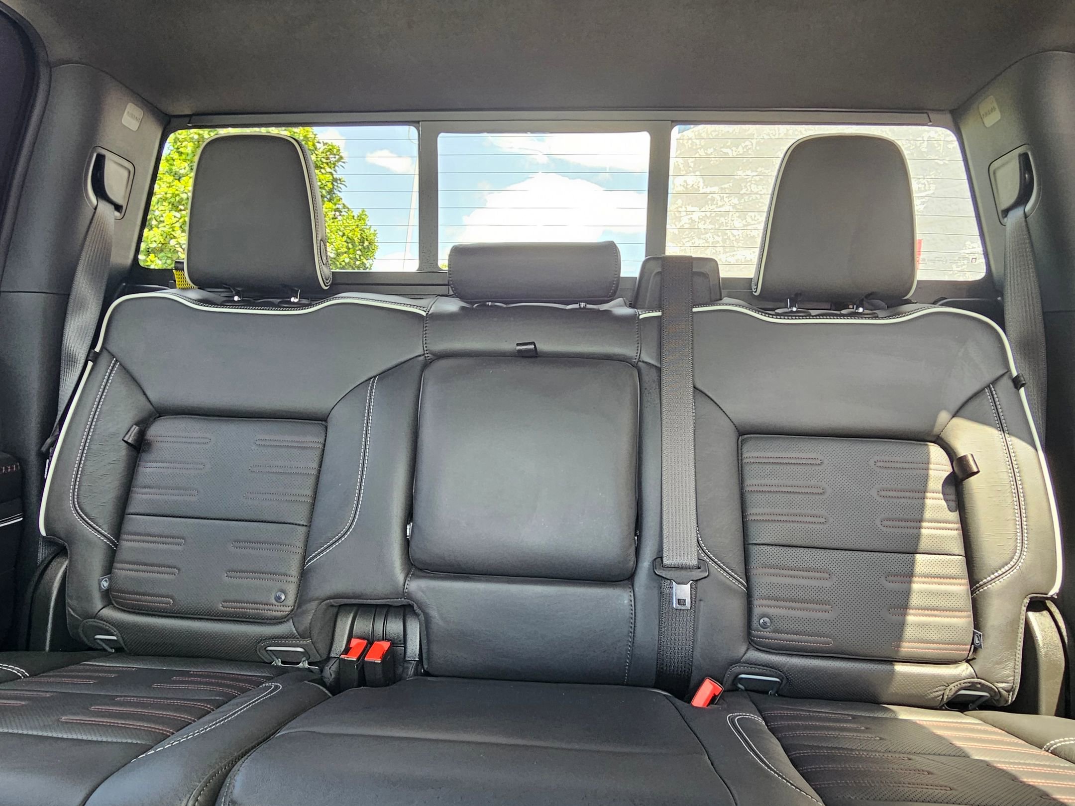 Used 2025 GMC Sierra 2500 AT4X AWD/4WD image 25