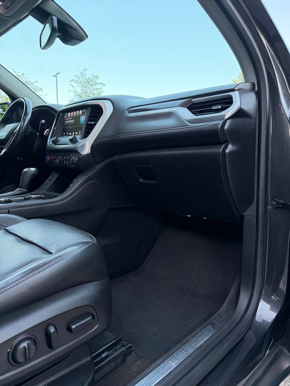 Used 2017 GMC Acadia SLT w/ LPO, Floor Liner Package AWD/4WD image 47