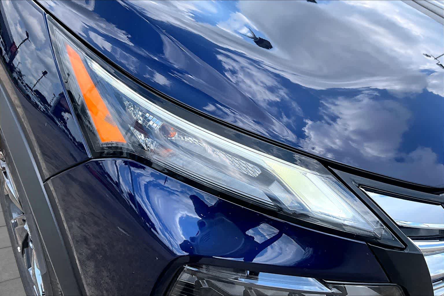 Used 2025 Nissan Rogue SV FWD image 26