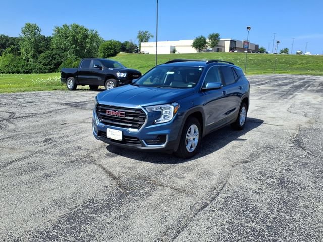 Used 2024 GMC Terrain SLE w/ Driver Convenience Package AWD/4WD image 11