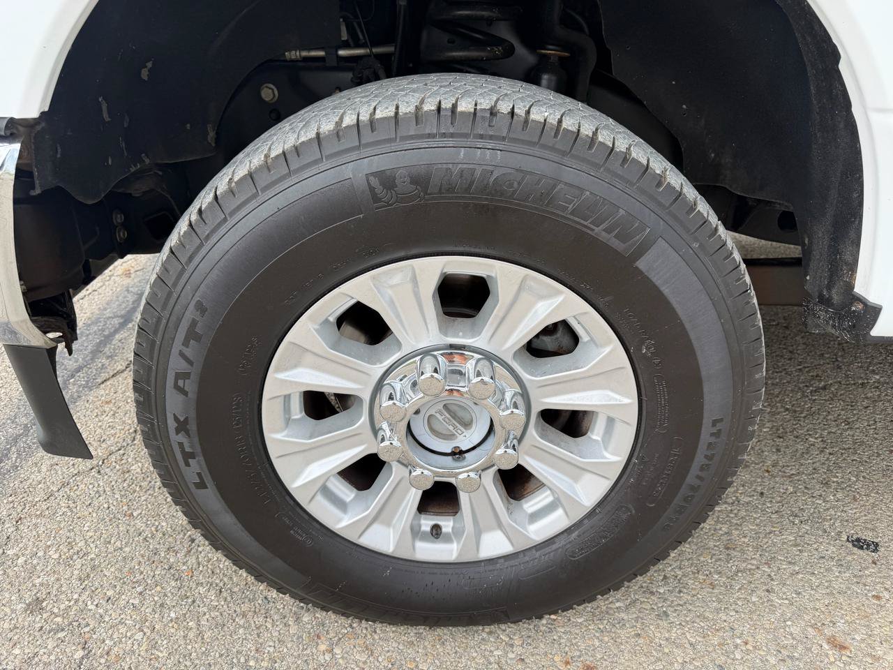 Used 2022 Ford F350 XLT w/ XLT Value Package AWD/4WD image 12