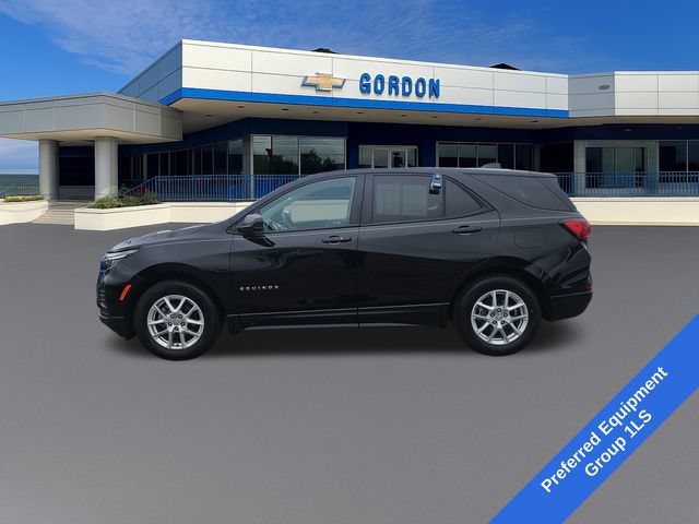 Used 2024 Chevrolet Equinox LS w/ LS Convenience Package FWD image 2