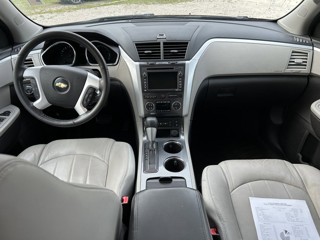 Used 2011 Chevrolet Traverse LTZ AWD/4WD image 6