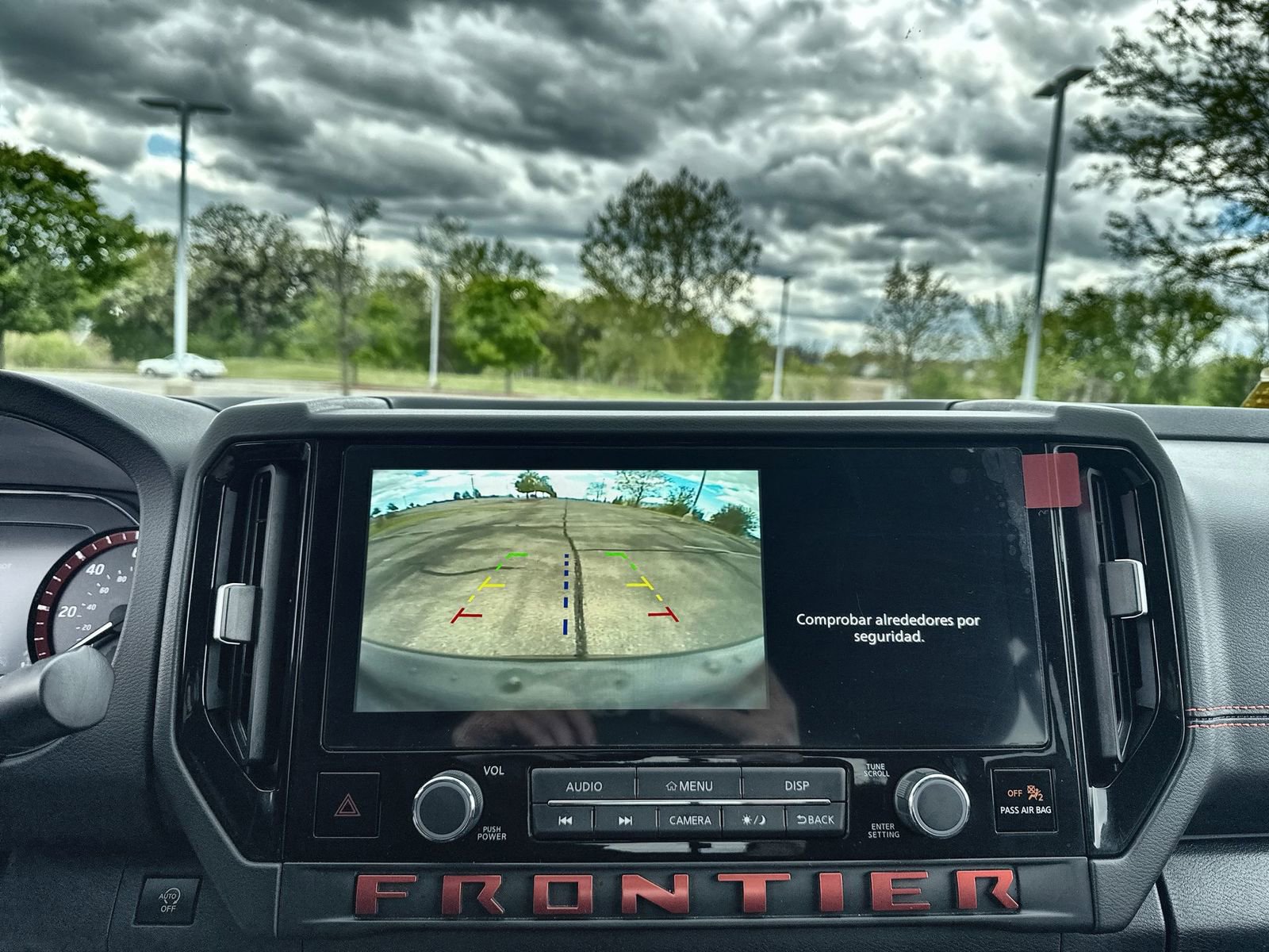 Used 2025 Nissan Frontier PRO-4X AWD/4WD image 16