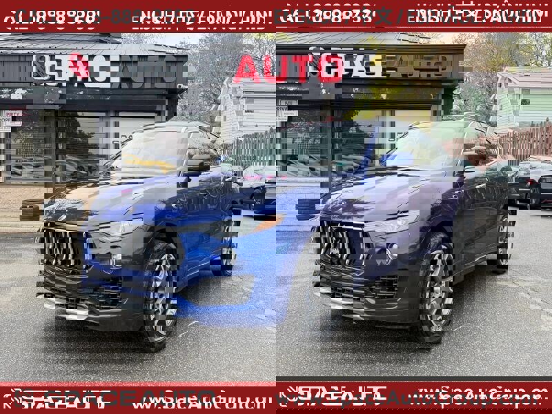 Used 2017 Maserati Levante w/ Luxury Package image 1