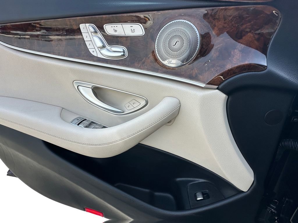 Used 2017 Mercedes-Benz E 300 4MATIC image 11