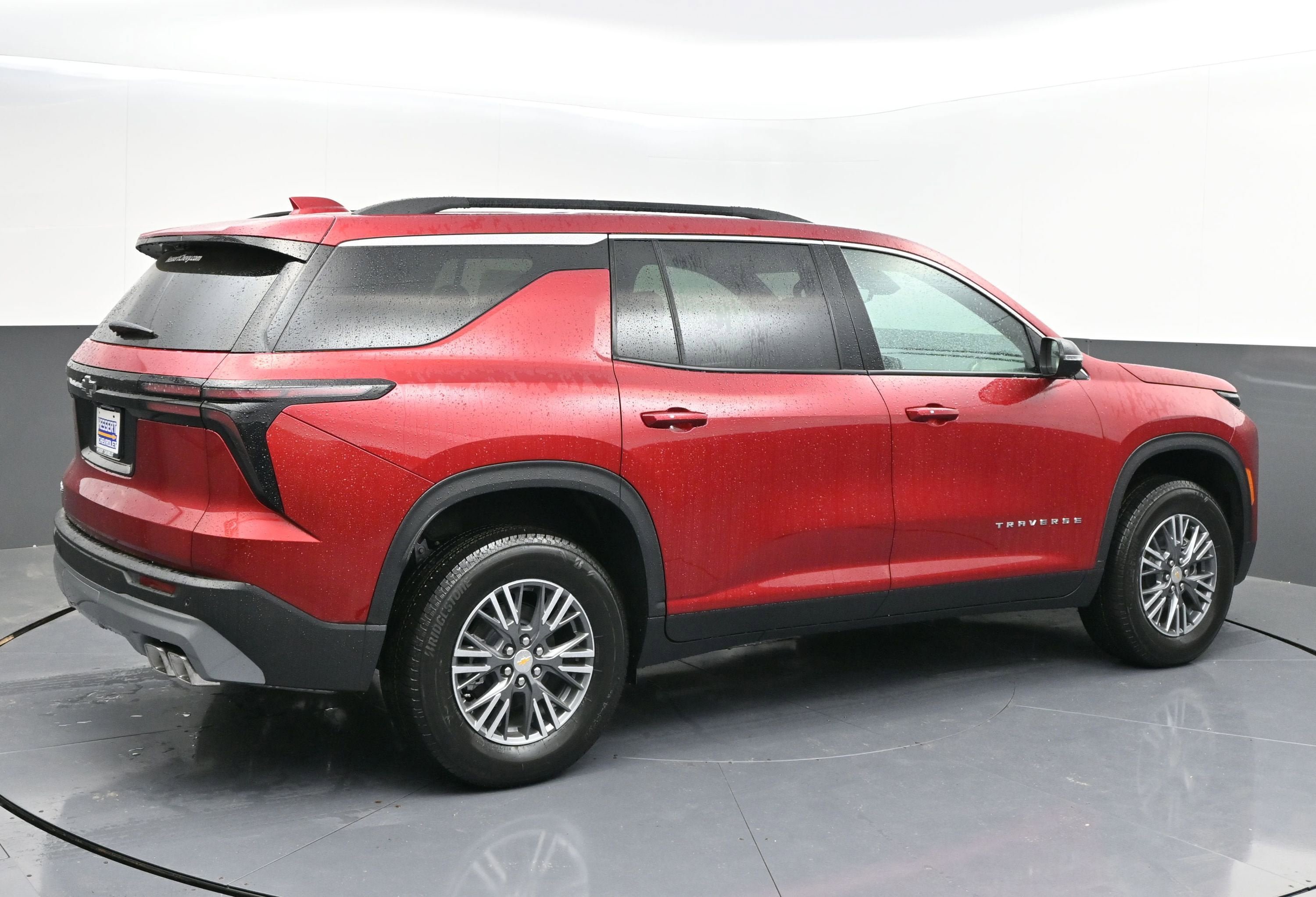 New 2026 Chevrolet Traverse LT w/ Driver Confidence Package FWD image 7