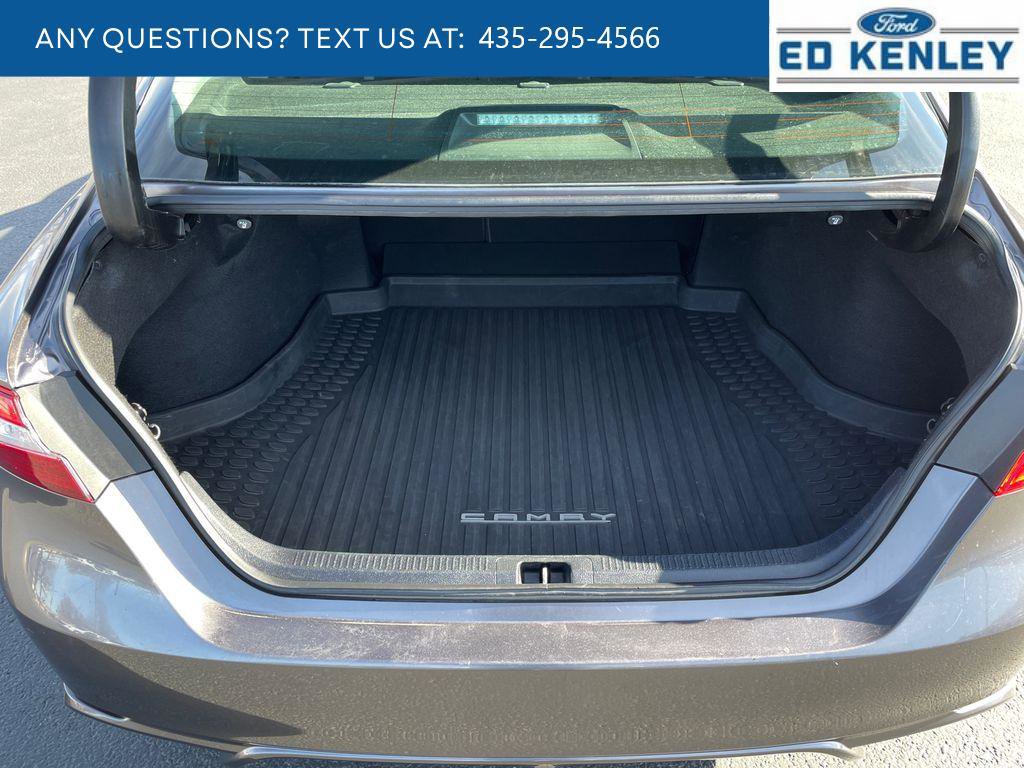 Used 2020 Toyota Camry XSE FWD image 30