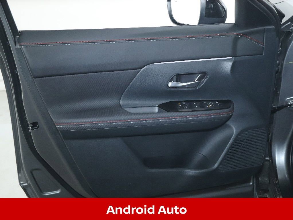 Certified 2025 Nissan Kicks SR image 17