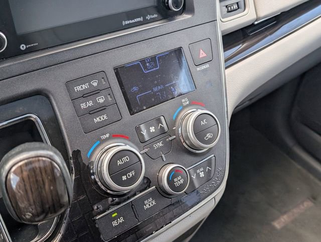 Used 2019 Toyota Sienna XLE w/ XLE Navigation Package FWD image 25