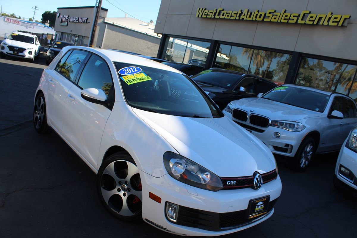 Used 2012 Volkswagen Golf 4-Door FWD image 32