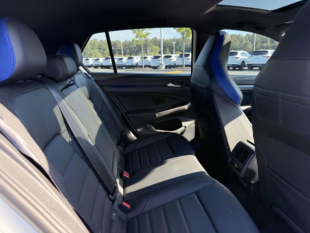 Used 2024 Volkswagen Golf R AWD/4WD image 16