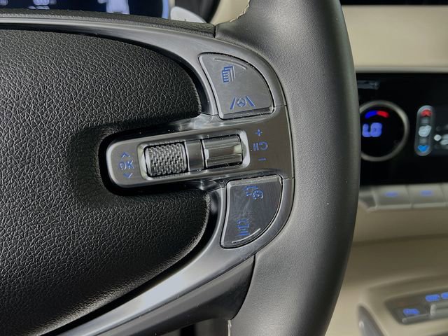 Used 2023 Genesis GV70 2.5T w/ Select Package image 18