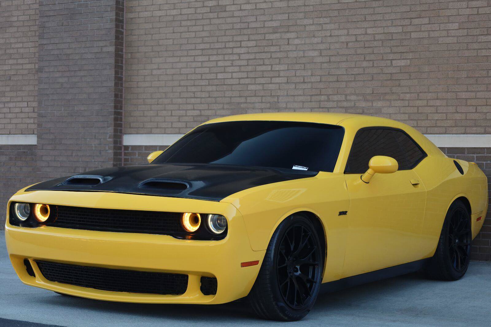 Used 2017 Dodge Challenger R/T RWD image 5
