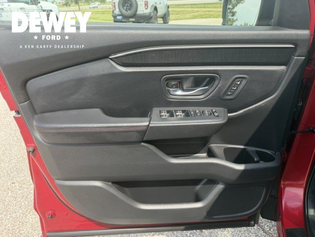 Used 2025 Honda Pilot Black Edition image 10