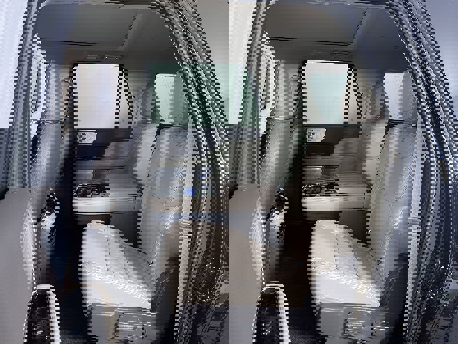 Used 2024 Lincoln Navigator L Reserve image 23