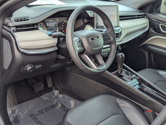 Used 2023 Jeep Compass Limited image 10