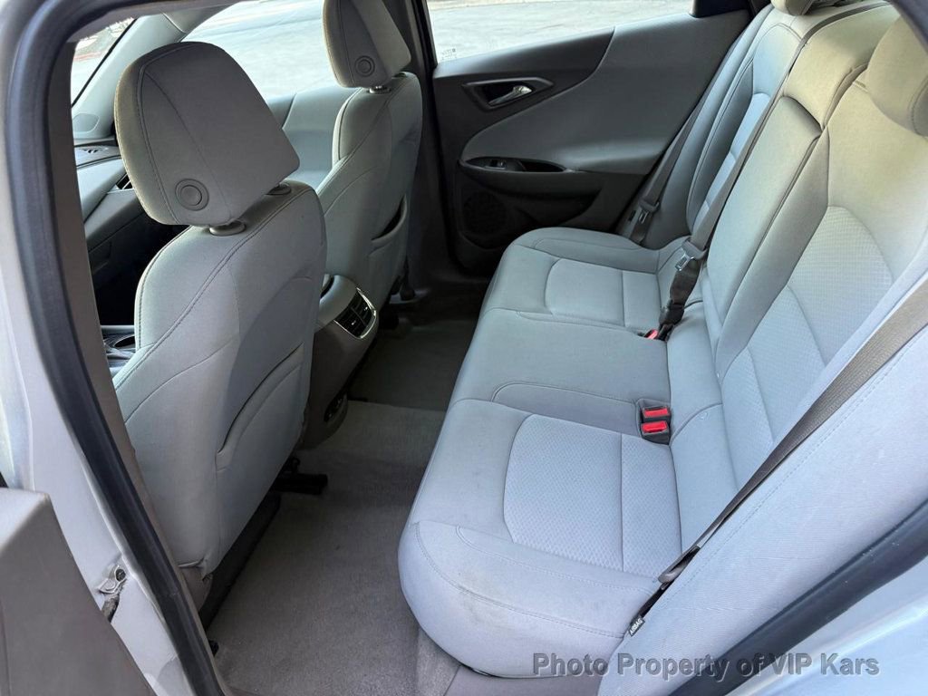 Used 2018 Chevrolet Malibu LT w/ Driver Confidence Package image 13