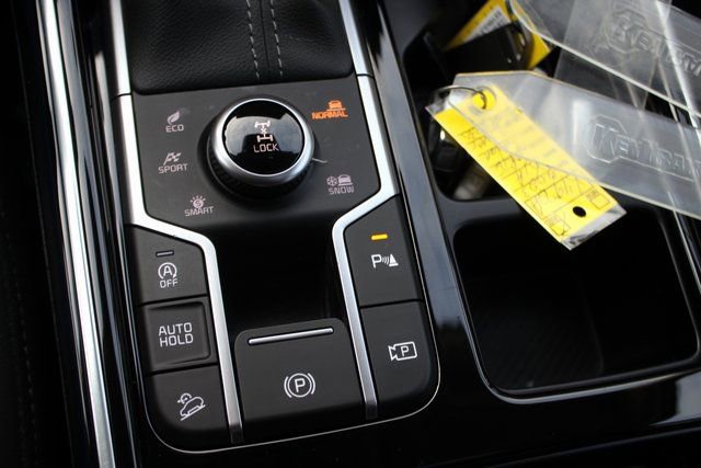 Used 2025 Kia Sorento SX image 12