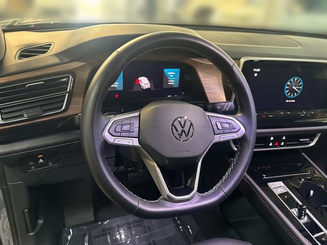 Certified 2025 Volkswagen Atlas SE FWD image 12