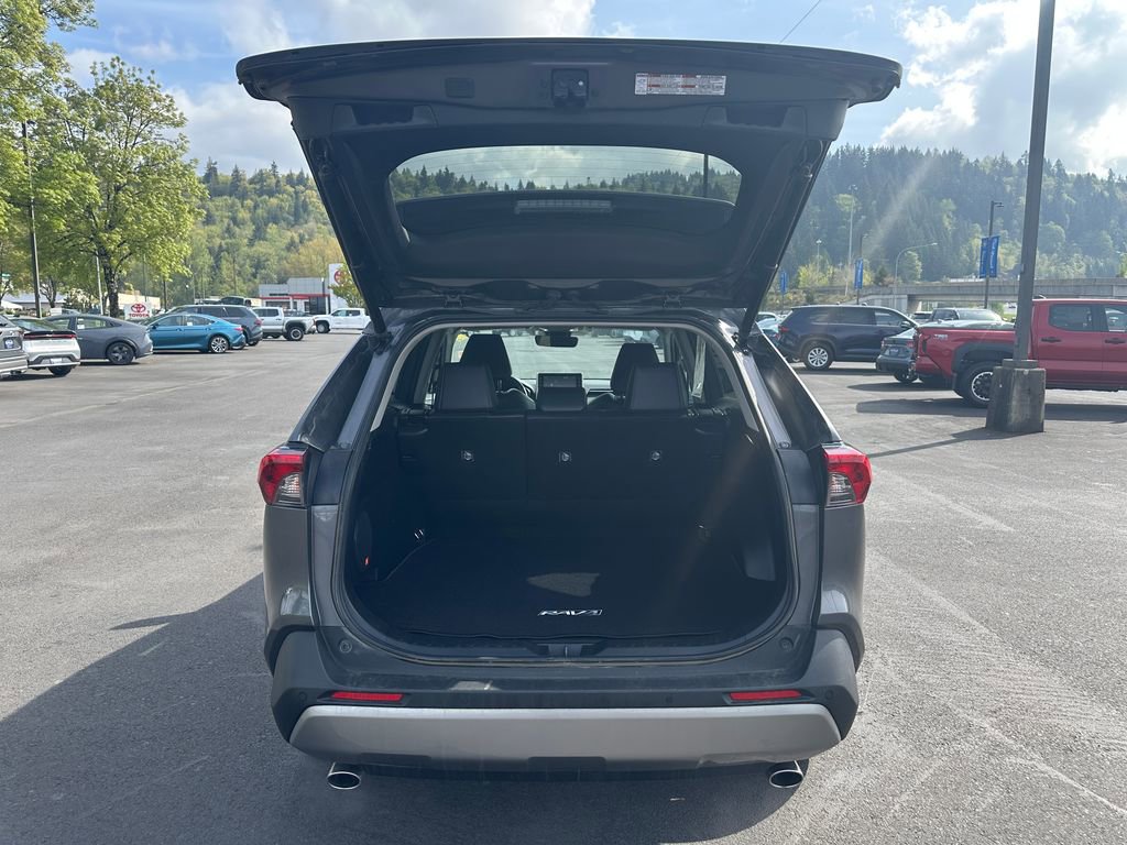 Used 2022 Toyota RAV4 Limited AWD/4WD image 11