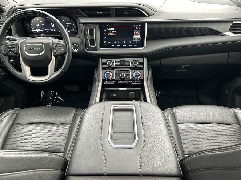 Used 2024 GMC Yukon XL Denali w/ Advanced Technology Package image 12