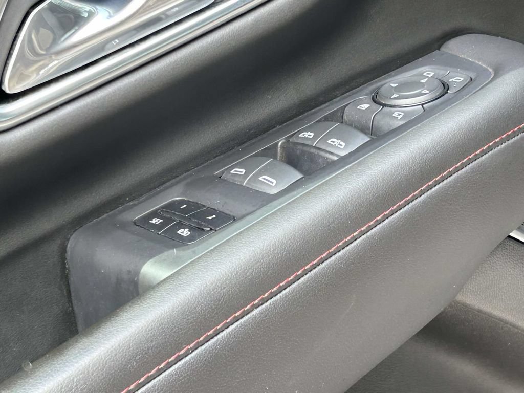 Used 2021 Chevrolet Suburban RST w/ Luxury Package RWD image 18