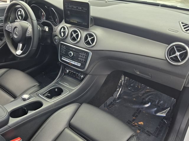 Used 2018 Mercedes-Benz CLA 250 image 17