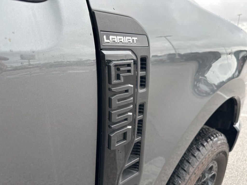 New 2026 Ford F250 Lariat w/ Black Appearance Package image 47