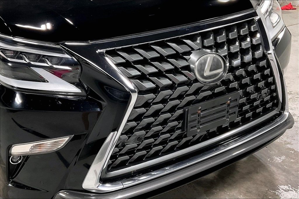 Used 2022 Lexus GX 460 Premium w/ Accessory Package AWD/4WD image 34