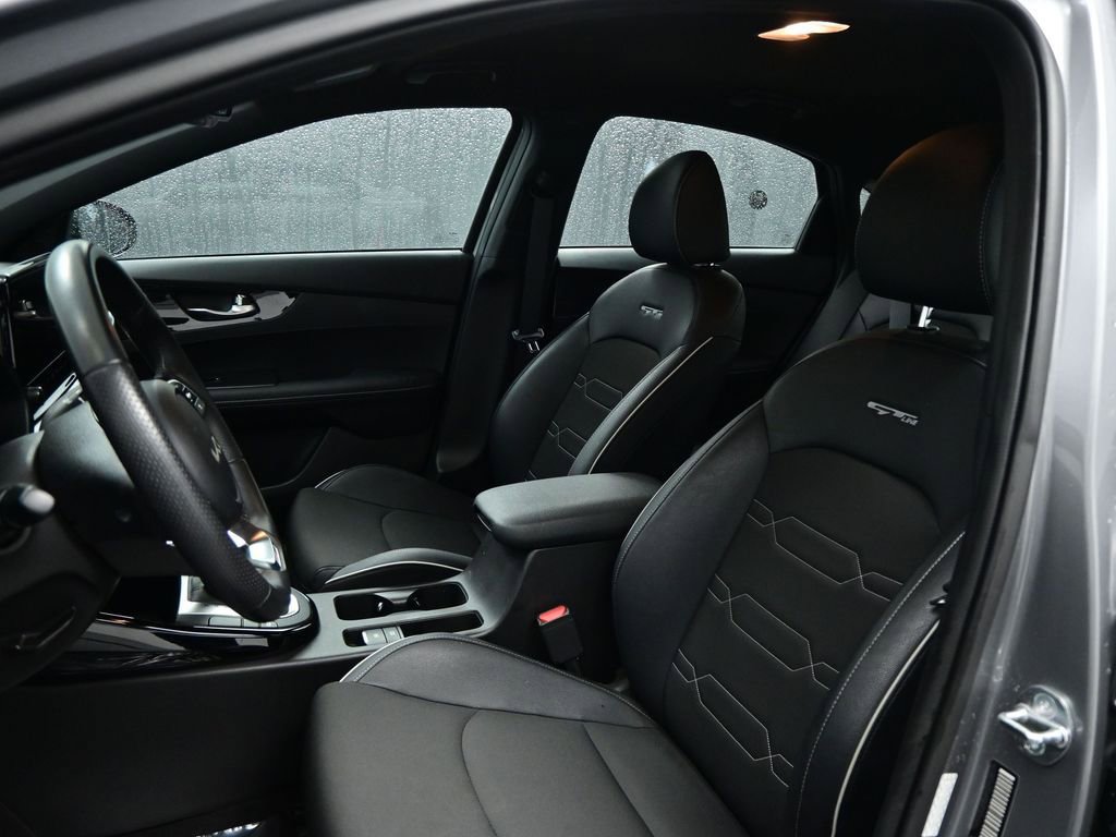 Used 2023 Kia Forte GT-Line w/ GT-Line Technology Package image 9