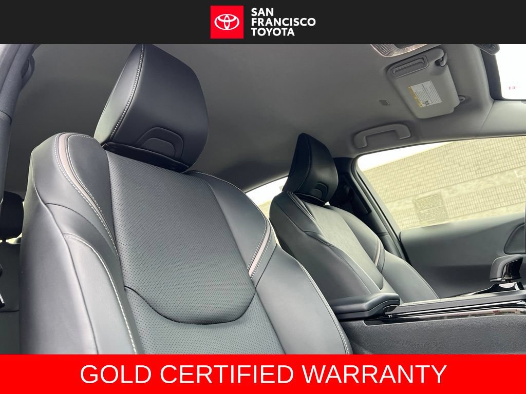 Certified 2025 Toyota Prius XLE FWD image 21