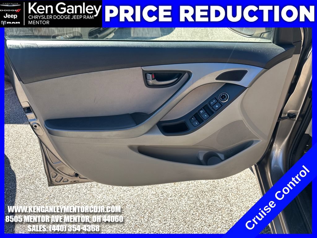 Used 2014 Hyundai Elantra SE w/ Option Group 02 FWD image 10