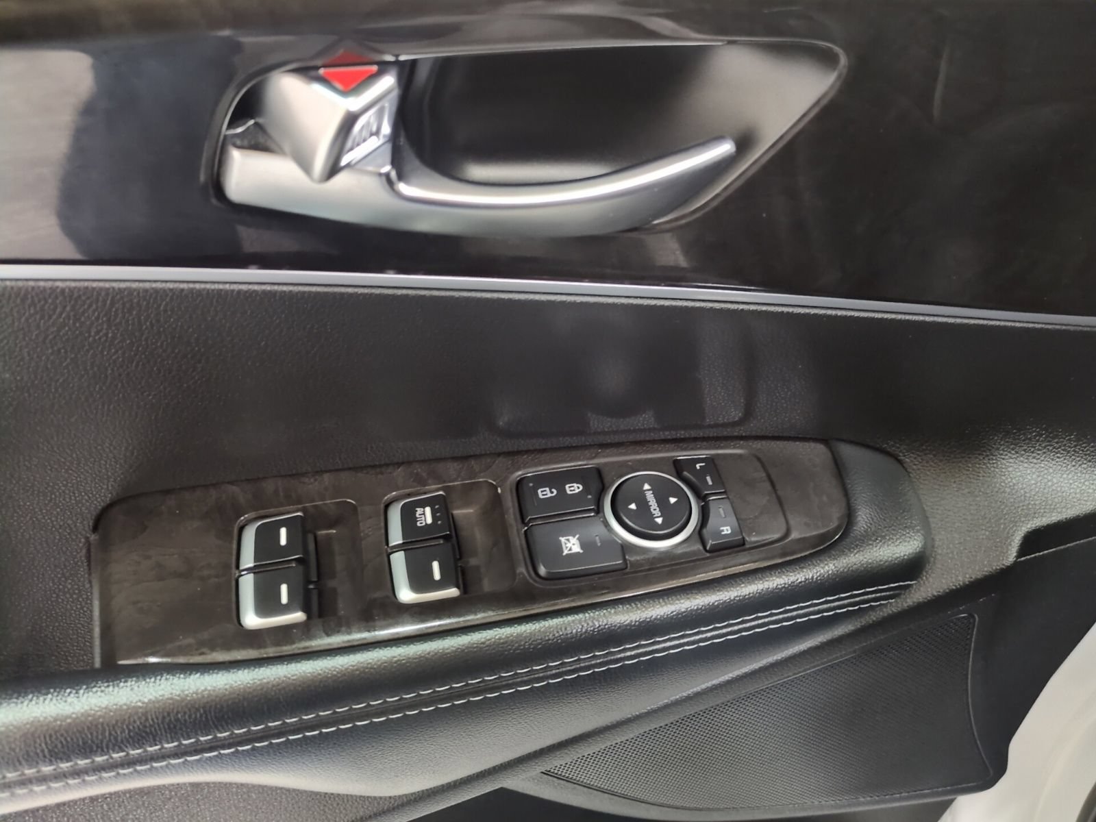 Used 2018 Kia Sorento AWD image 16