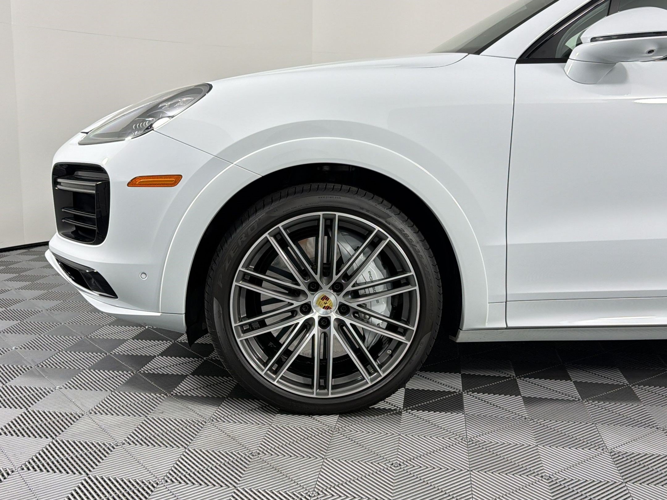 Certified 2023 Porsche Cayenne Turbo AWD/4WD image 7