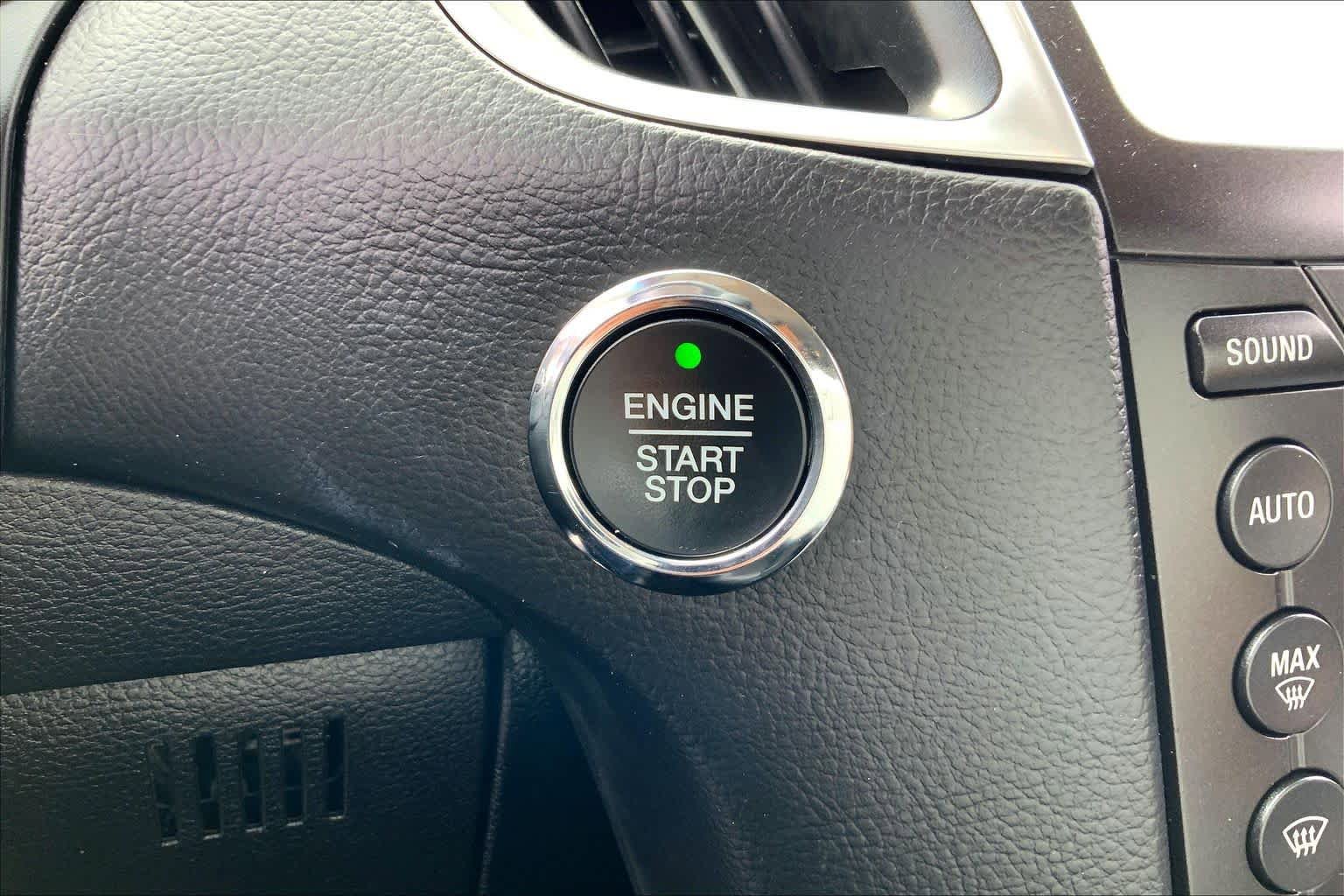 Used 2017 Ford Edge Titanium w/ Technology Package FWD image 62
