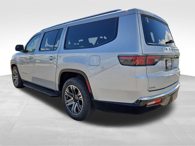Used 2024 Jeep Wagoneer L Series II w/ Flexible Seating Group AWD/4WD image 10