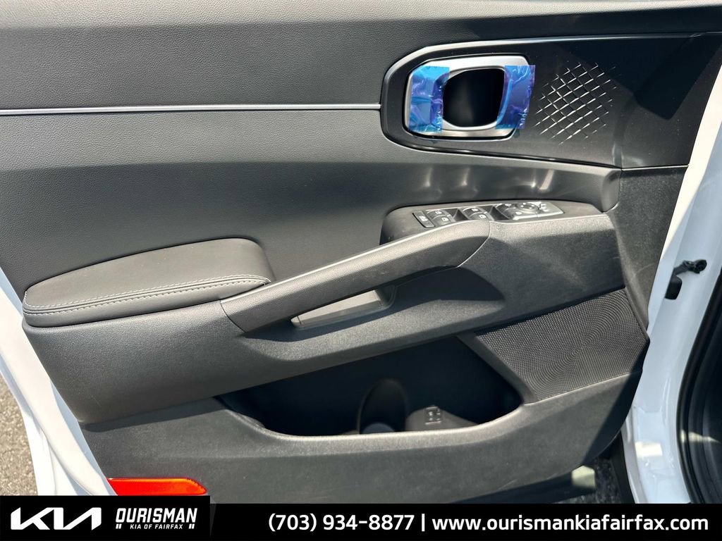 New 2025 Kia Sorento S image 28