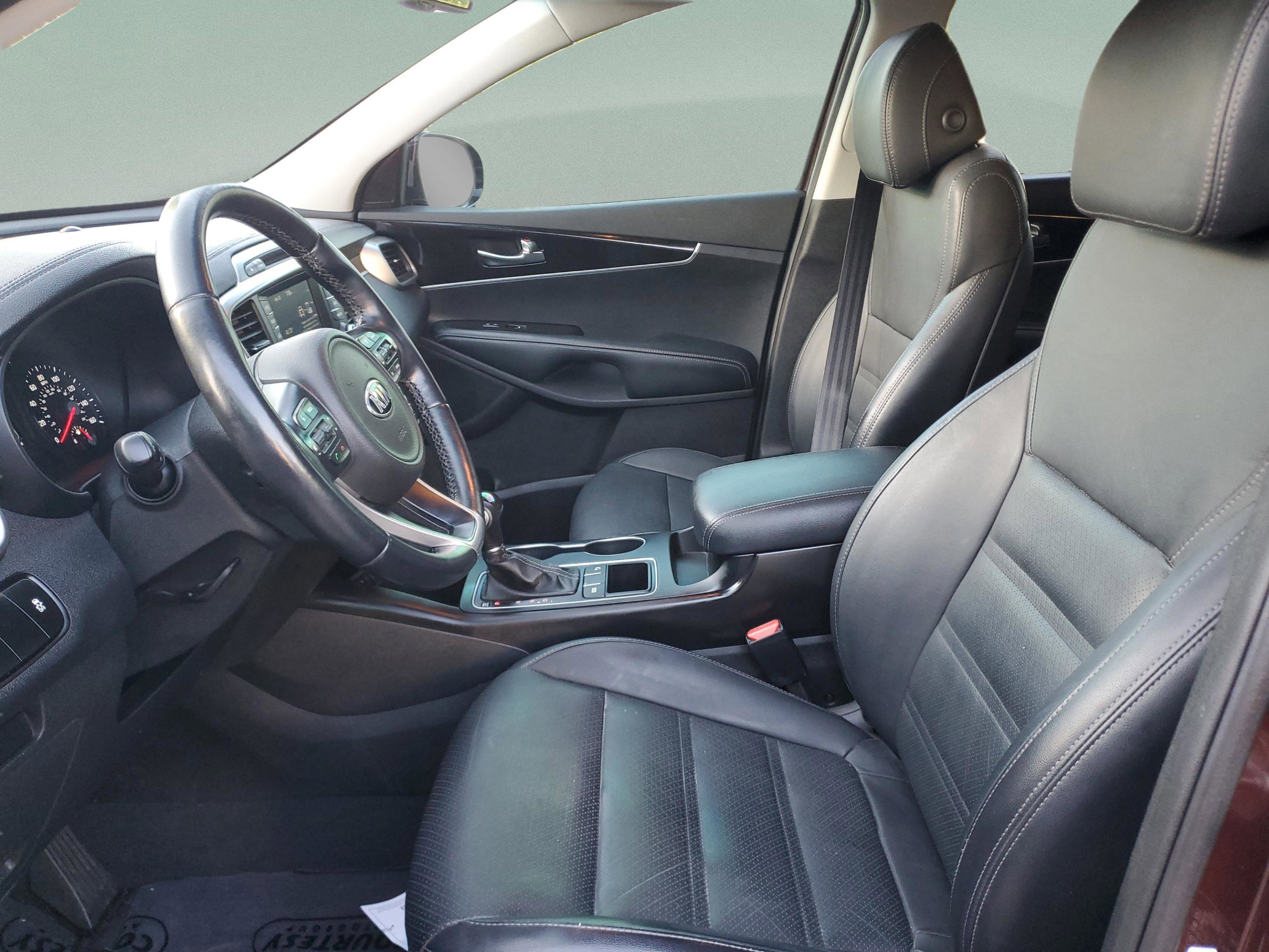 Used 2017 Kia Sorento LX image 17