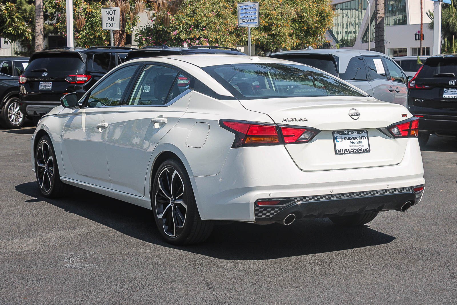 Used 2023 Nissan Altima 2.5 SR image 7